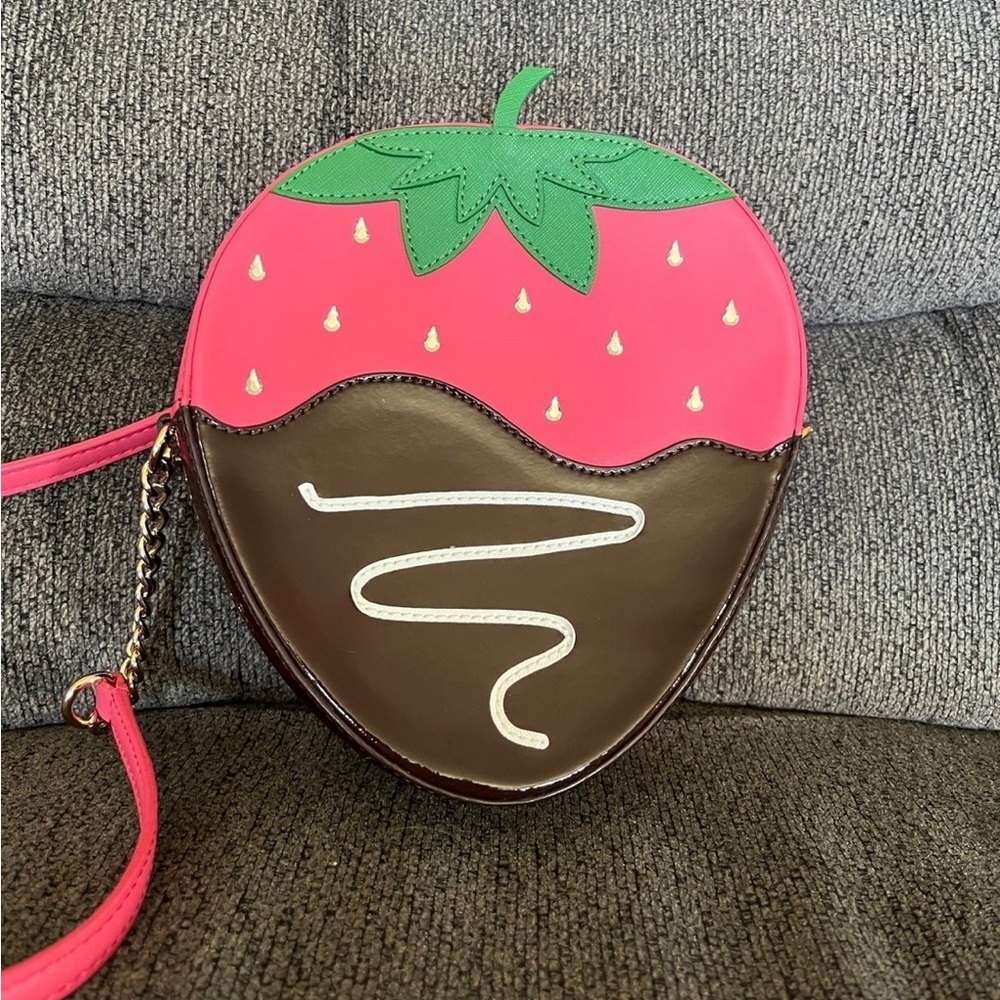 *RARE* Kate Spade Chocolate Dipped Crème de la Crème Strawberry Crossbody Purse